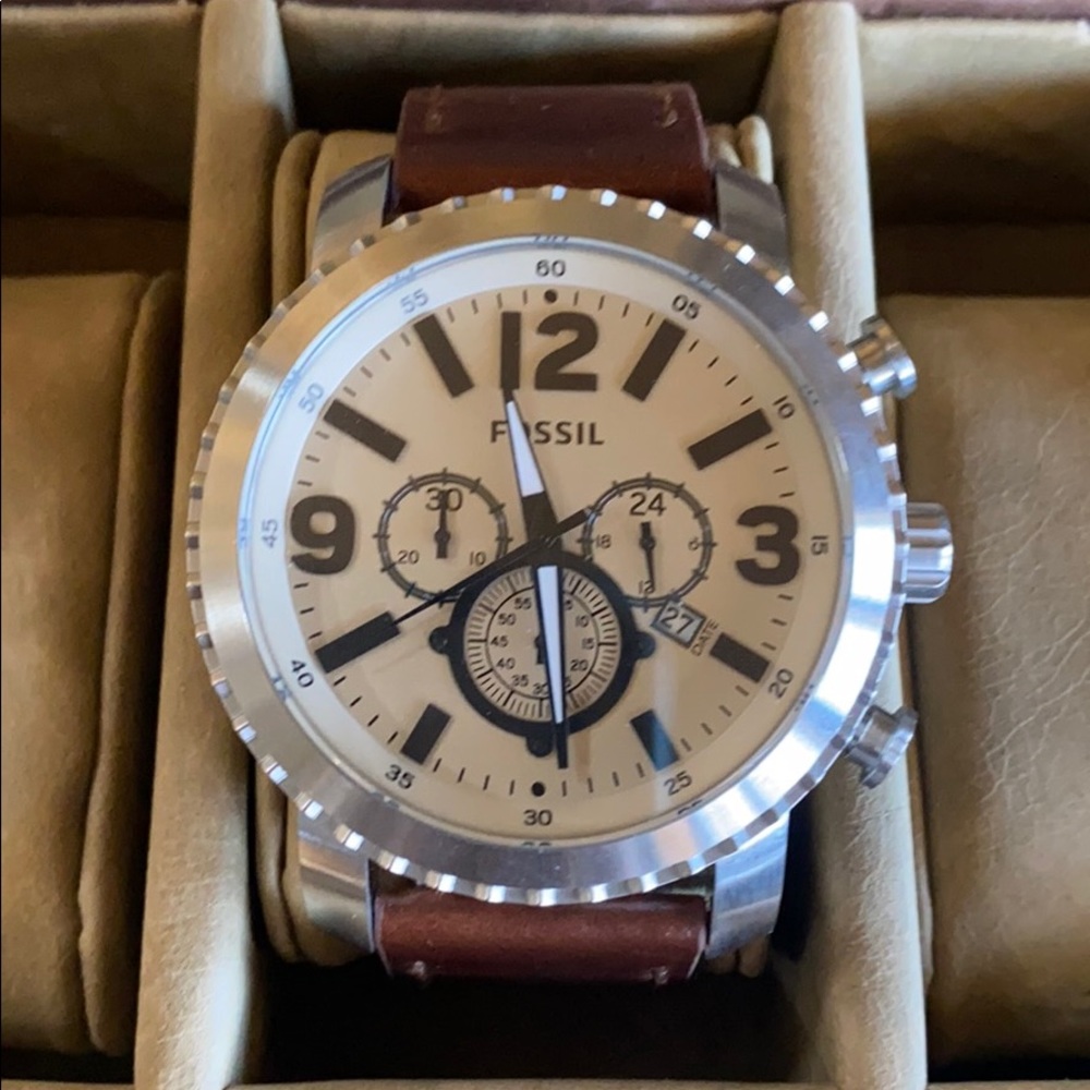 Men’s leather fossil watch